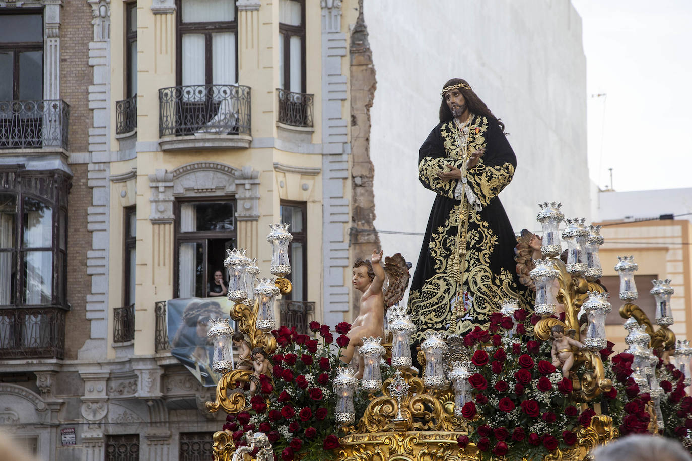 El vía crucis del Cristo de la Divina Misericordia de Cartagena, en imágenes