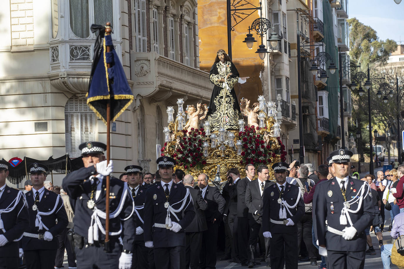 El vía crucis del Cristo de la Divina Misericordia de Cartagena, en imágenes