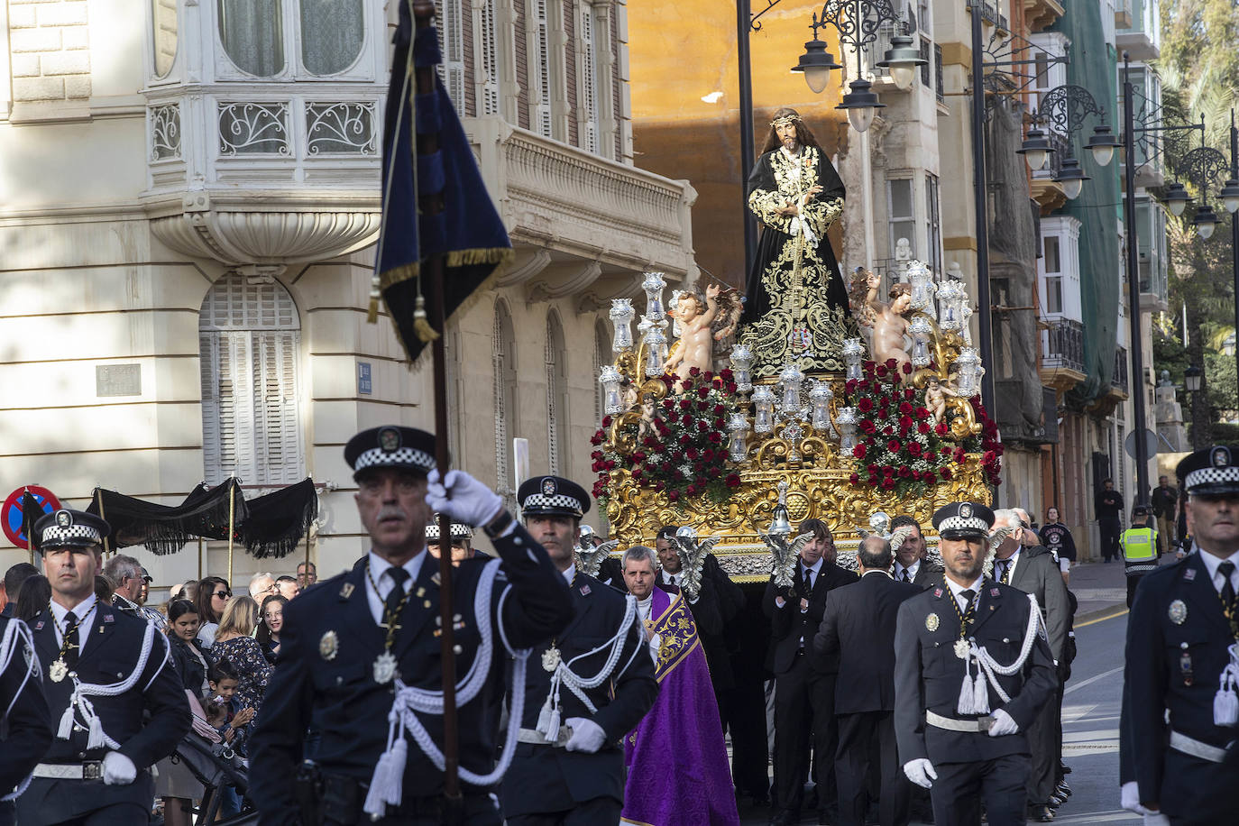 El vía crucis del Cristo de la Divina Misericordia de Cartagena, en imágenes