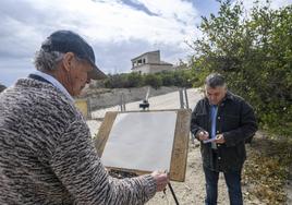 Pedro Serna pinta al aire libre en Ojós, en imágenes