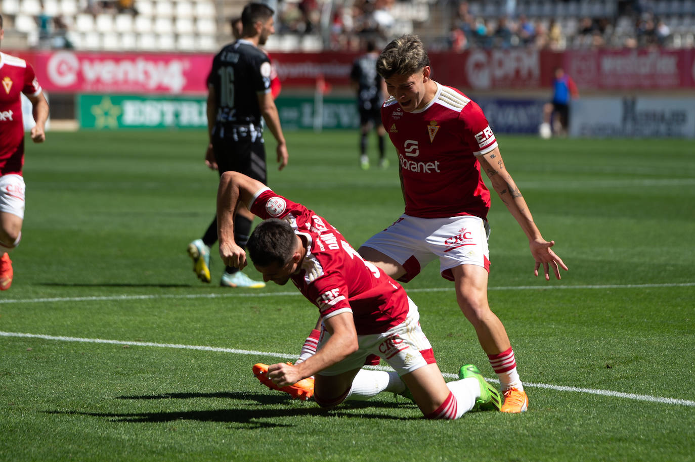 La victoria del Real Murcia frente al Cornellà, en imágenes