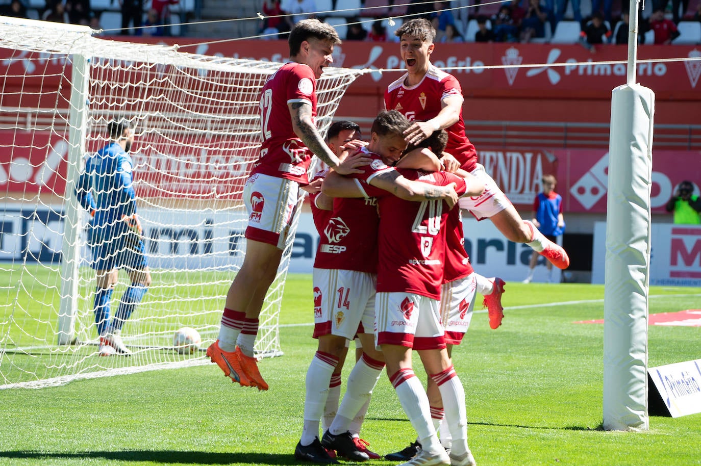 La victoria del Real Murcia frente al Cornellà, en imágenes