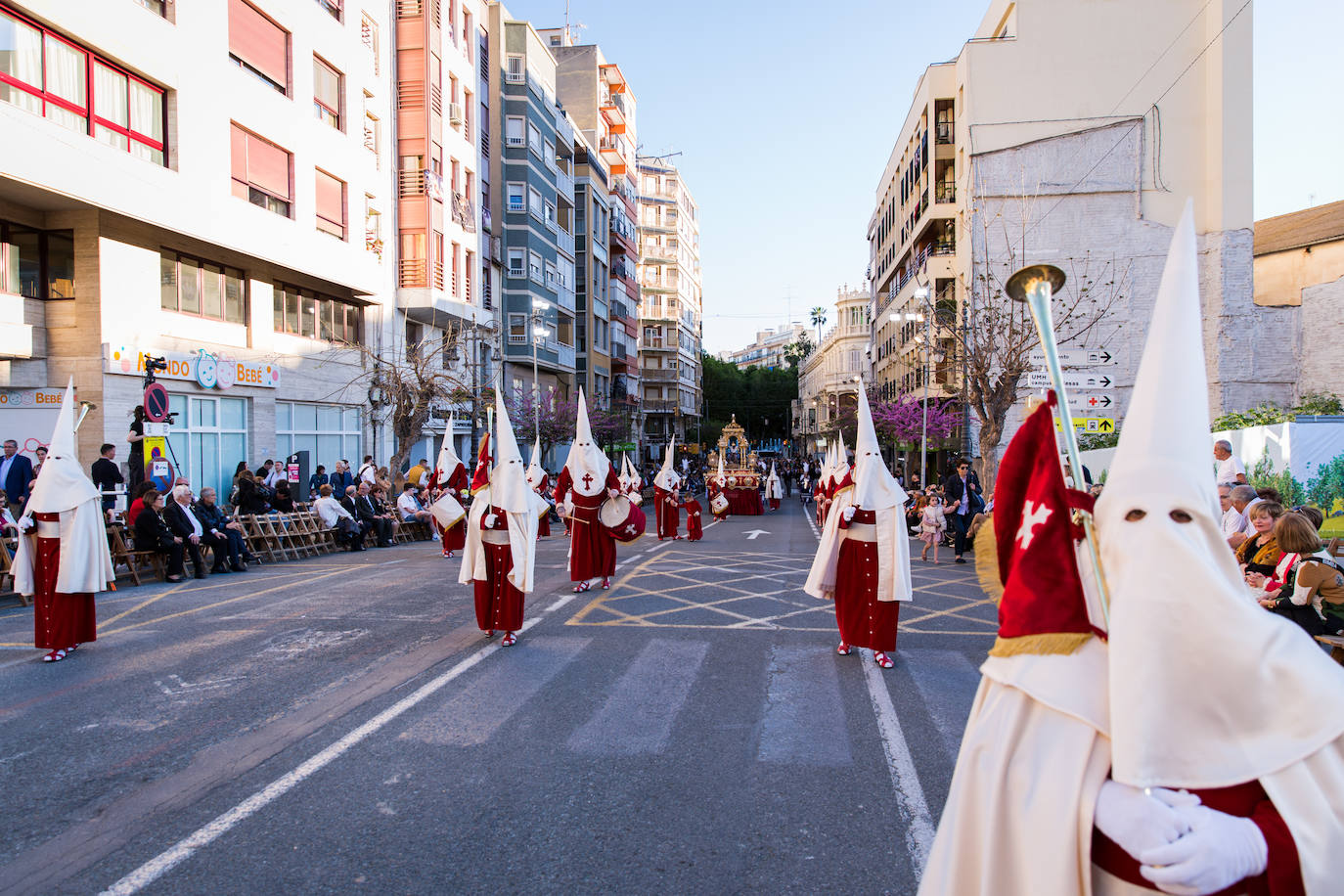 La Convocatoria participa en diferentes procesiones desde Domingo de Ramos hasta Domingo de Resurrección, a excepción de Jueves Santo, y siempre abriendo el cortejo procesional