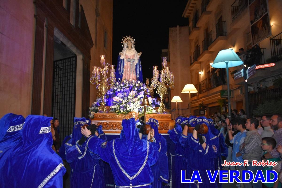 La procesión de la Virgen de los Dolores llena de recogimiento el casco antiguo de Caravaca