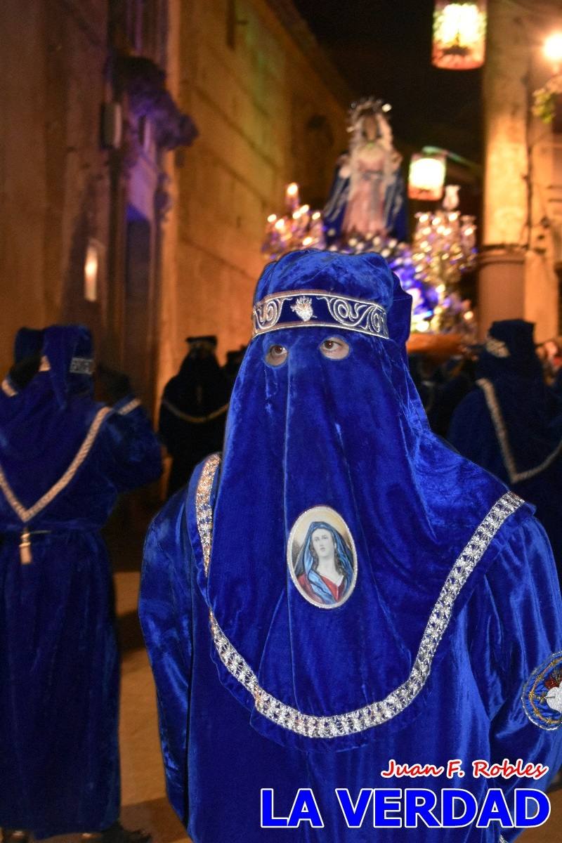 La procesión de la Virgen de los Dolores llena de recogimiento el casco antiguo de Caravaca