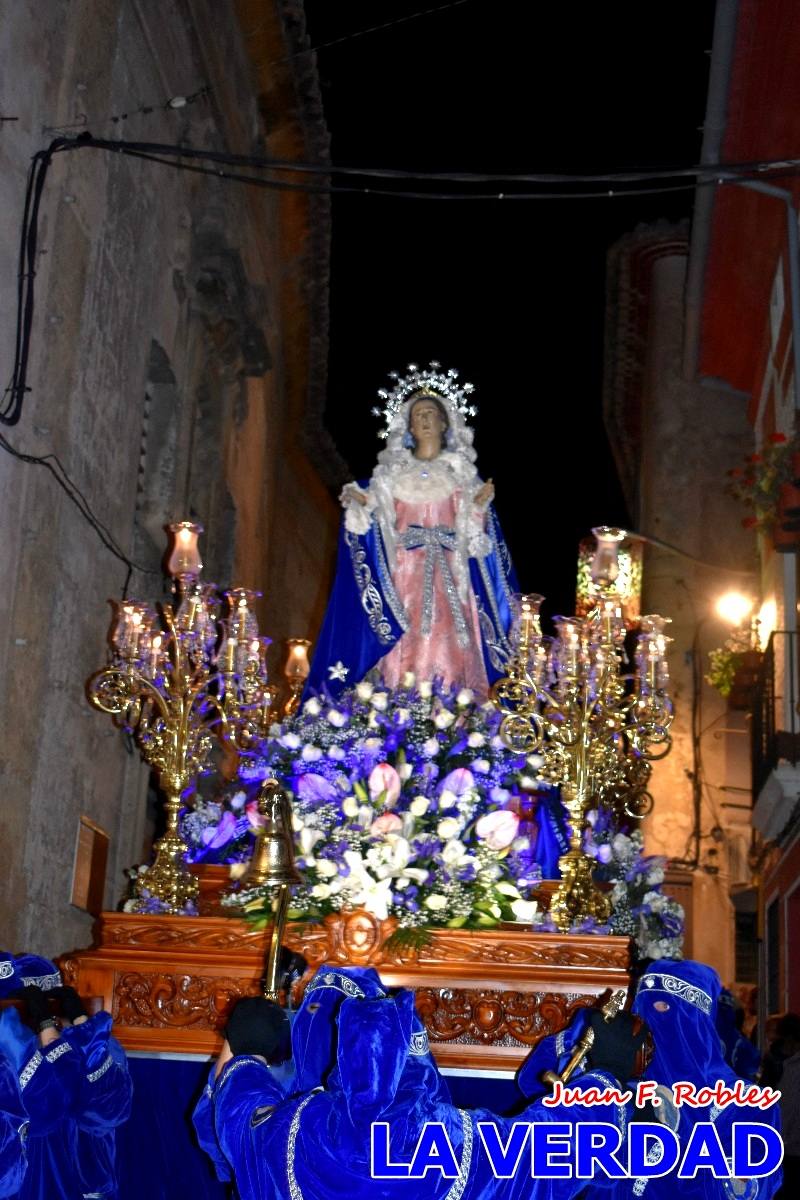 La procesión de la Virgen de los Dolores llena de recogimiento el casco antiguo de Caravaca