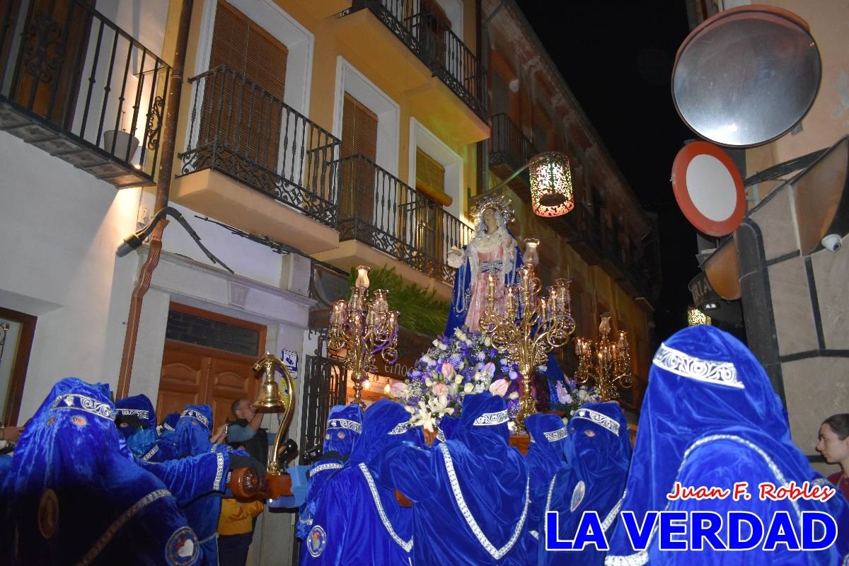 La procesión de la Virgen de los Dolores llena de recogimiento el casco antiguo de Caravaca