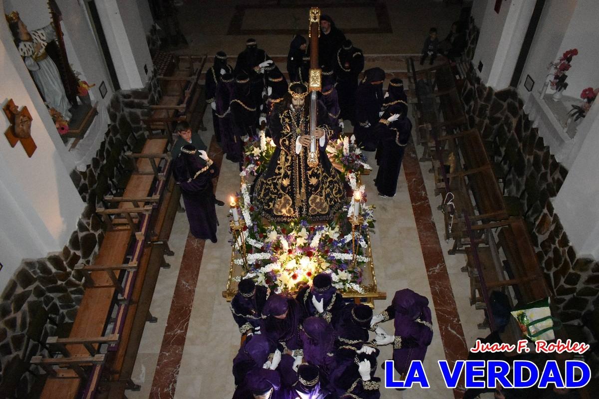 La procesión de la Virgen de los Dolores llena de recogimiento el casco antiguo de Caravaca