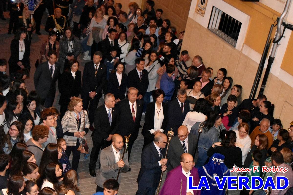 La procesión de la Virgen de los Dolores llena de recogimiento el casco antiguo de Caravaca