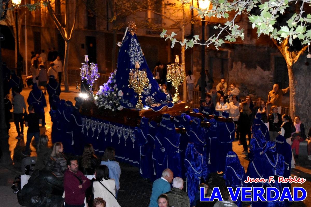 La procesión de la Virgen de los Dolores llena de recogimiento el casco antiguo de Caravaca
