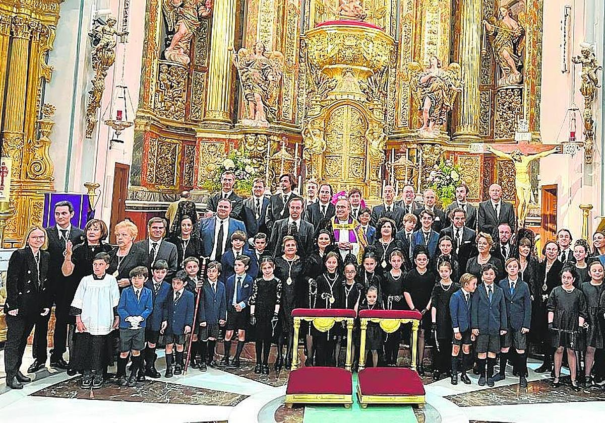 La Cofradía de la Virgen de los Dolores y Santos Pasos realizó ayer su popular traslado.