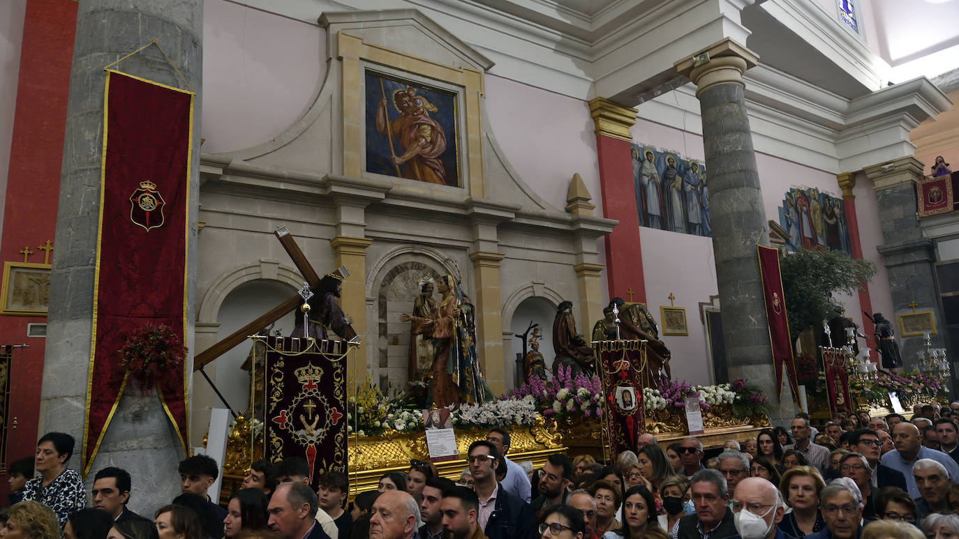 El besapié del Cristo del Perdón en Murcia, en imágenes