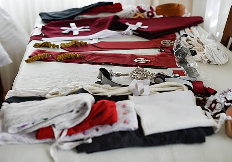 Imagen principal - Tradición y mucho fervor en casa de la familia murciana Melgarejo Cánovas