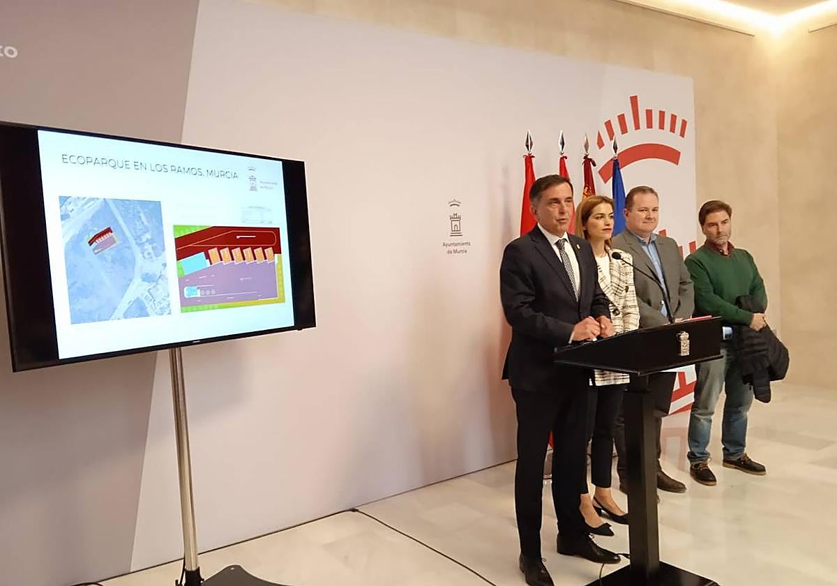 El alcalde Serrano en la presentación del proyecto del nuevo ecoparque