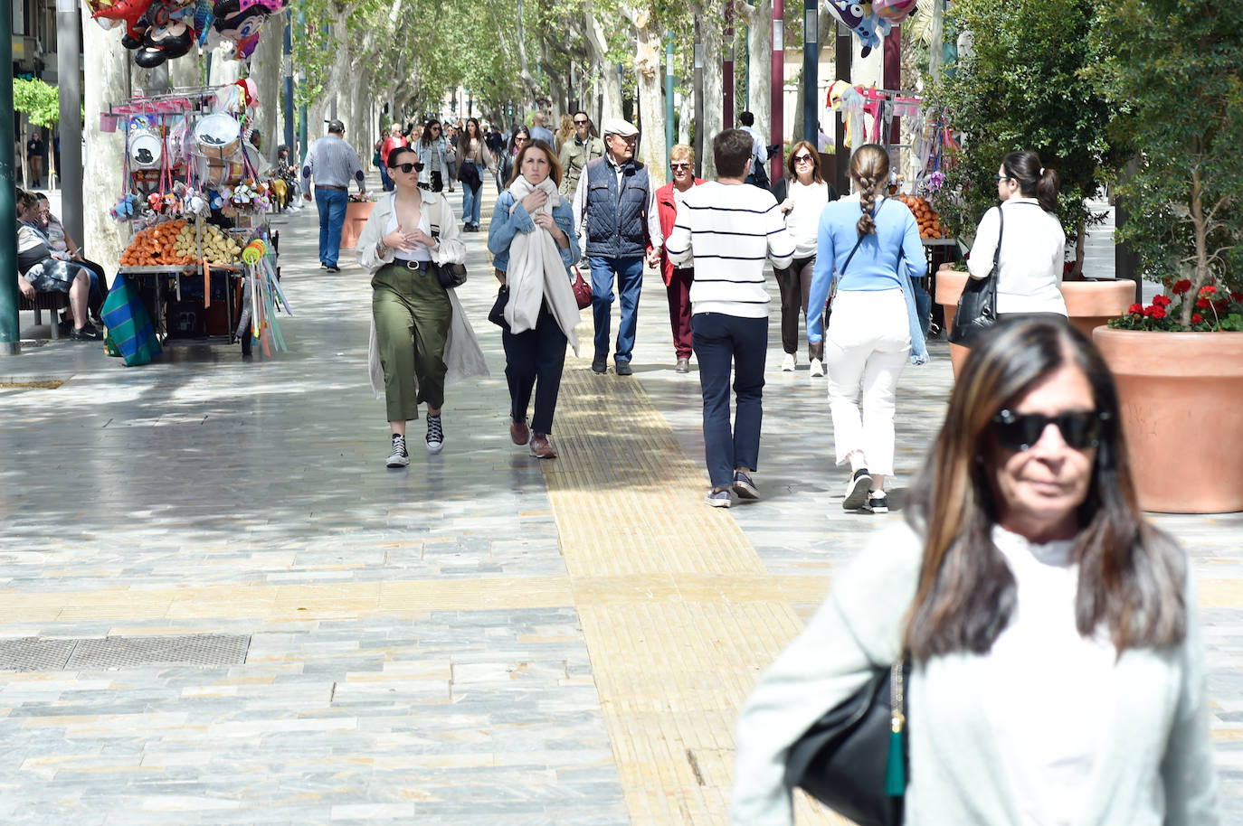 Las terrazas de Murcia se llenan en Jueves Santo