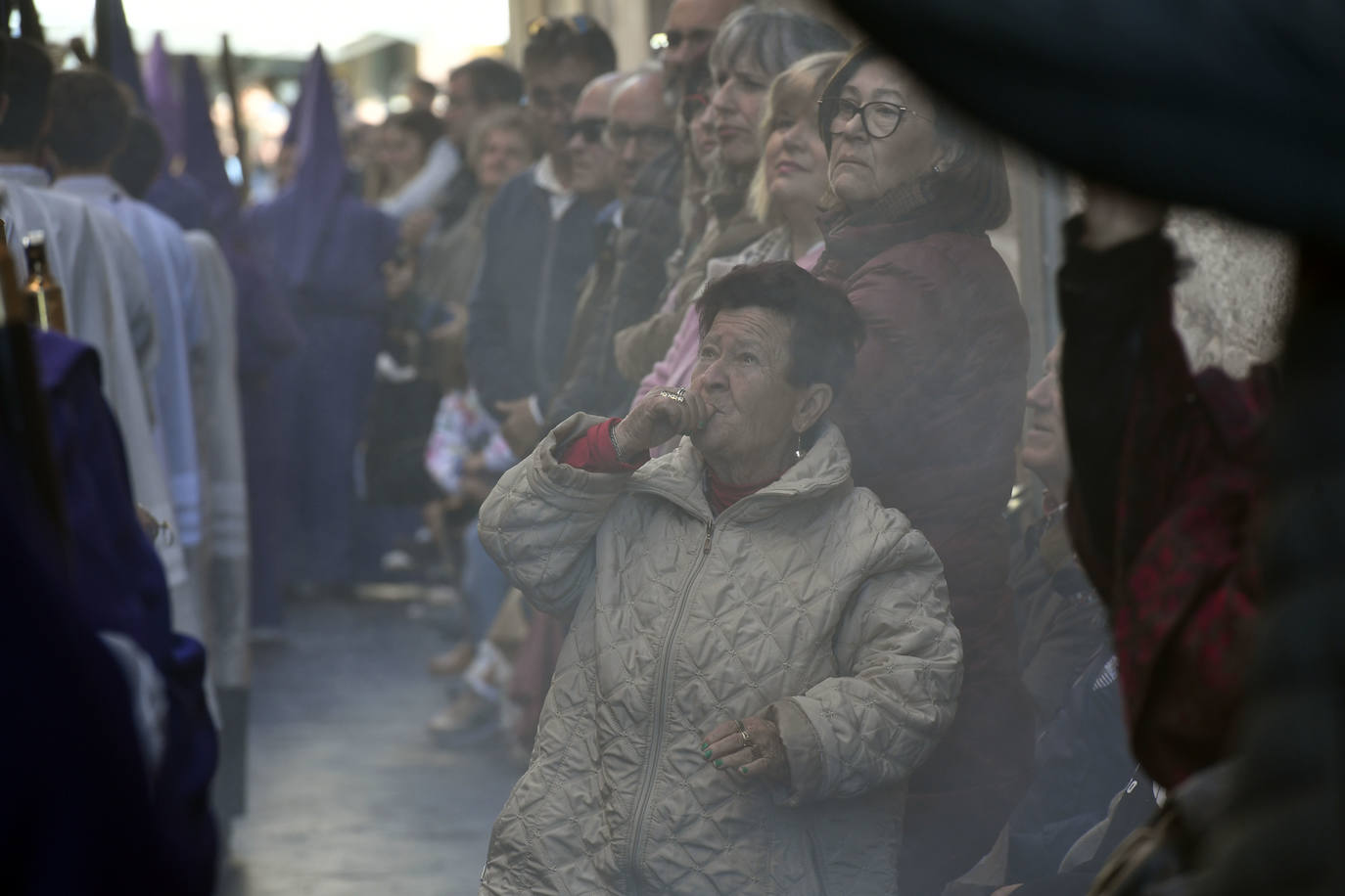 Los murcianos se emocionan con la procesión de Viernes Santo