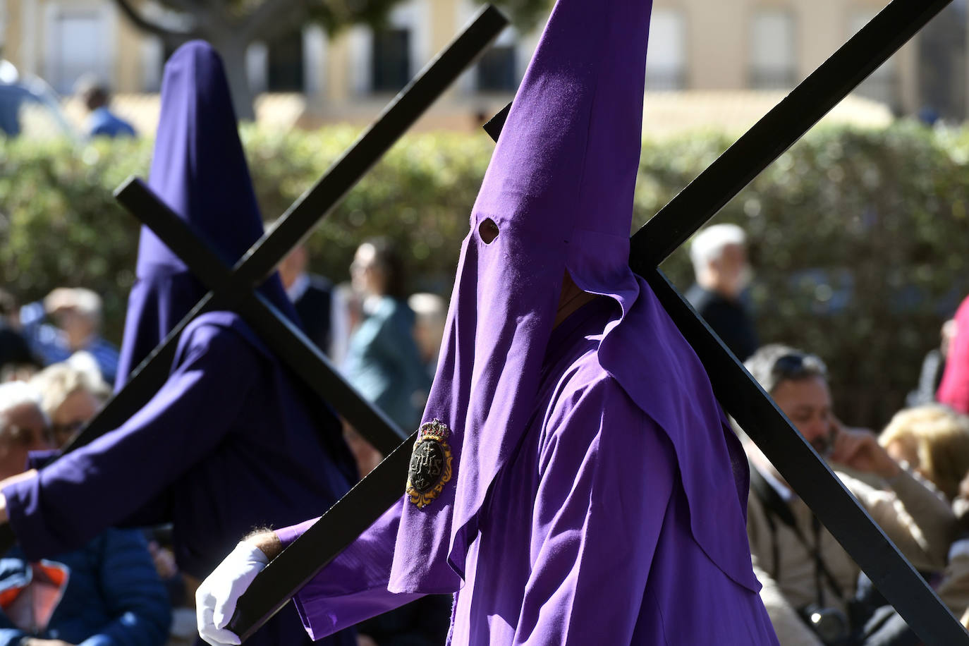 Los murcianos se emocionan con la procesión de Viernes Santo