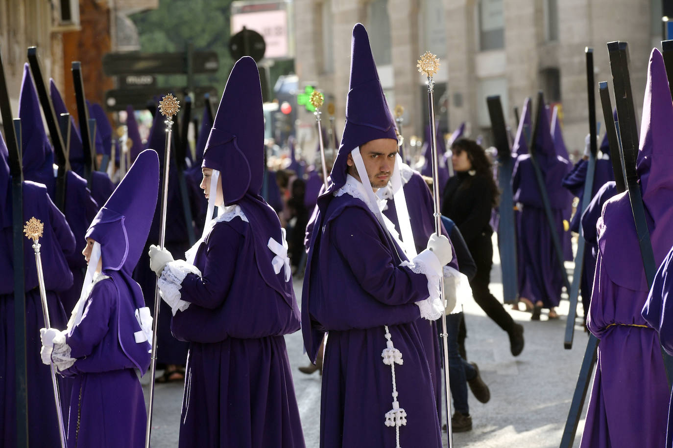 Los murcianos se emocionan con la procesión de Viernes Santo