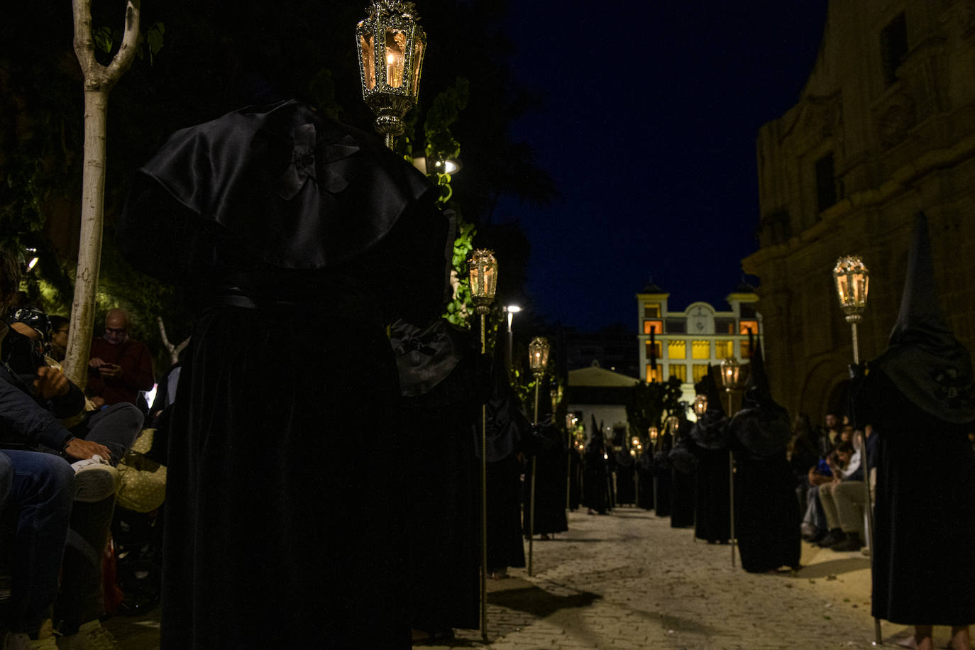 La procesión del Santo Sepulcro del Viernes Santo en Murcia, en imágenes