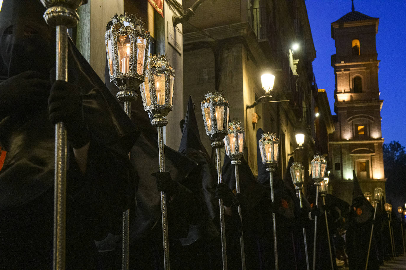 La procesión del Santo Sepulcro del Viernes Santo en Murcia, en imágenes