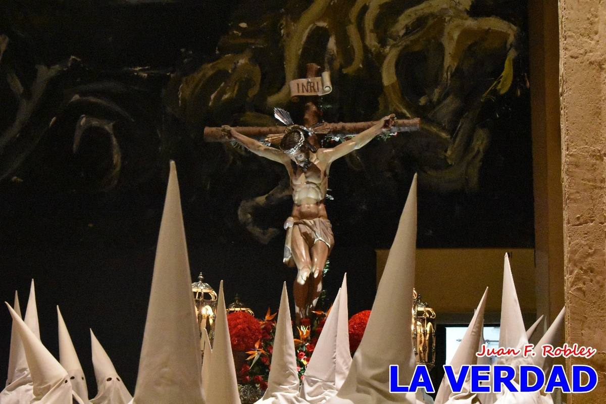 El Cristo de los Voluntarios inunda de solemnidad la medianoche