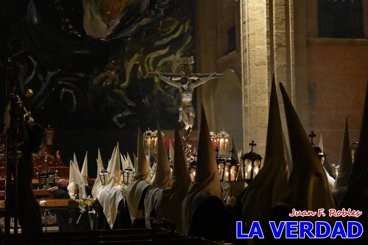 El Cristo de los Voluntarios inunda de solemnidad la medianoche