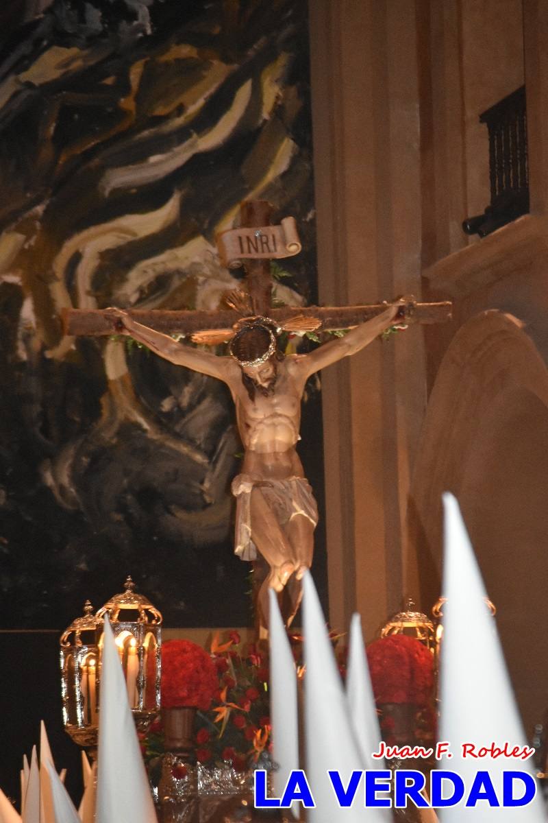 El Cristo de los Voluntarios inunda de solemnidad la medianoche