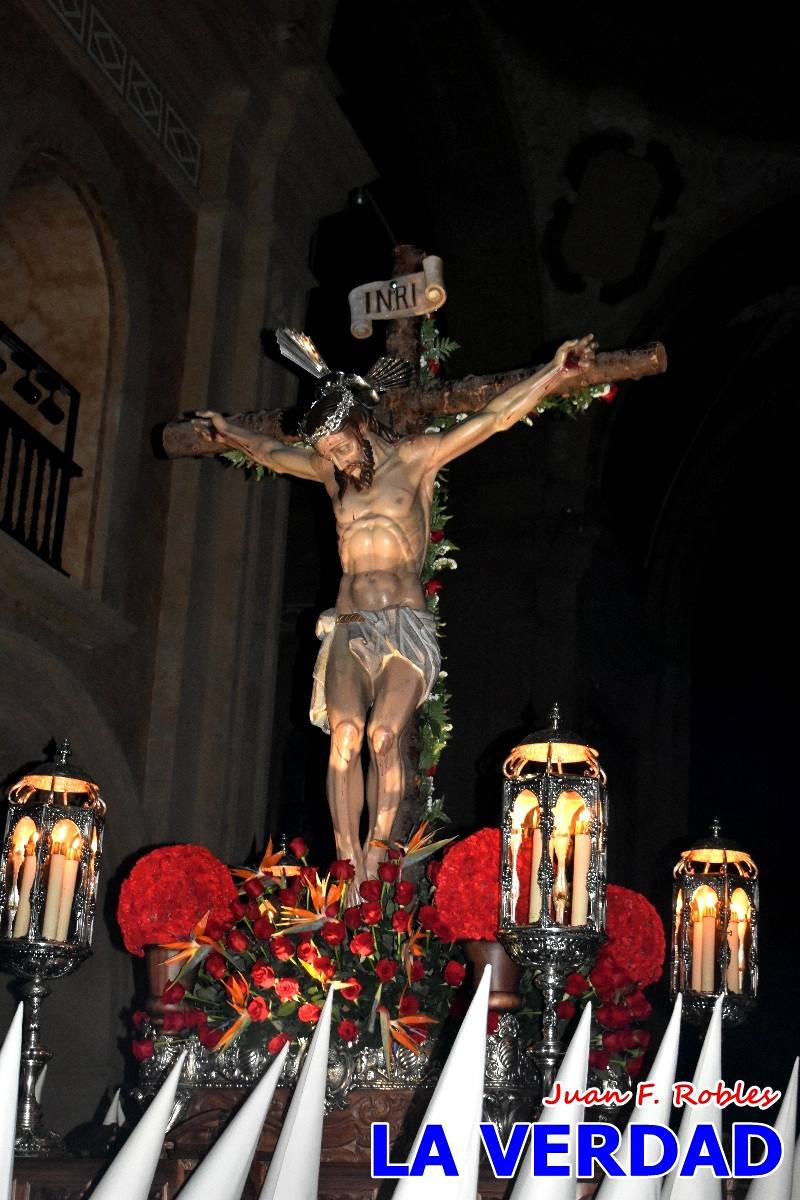 El Cristo de los Voluntarios inunda de solemnidad la medianoche