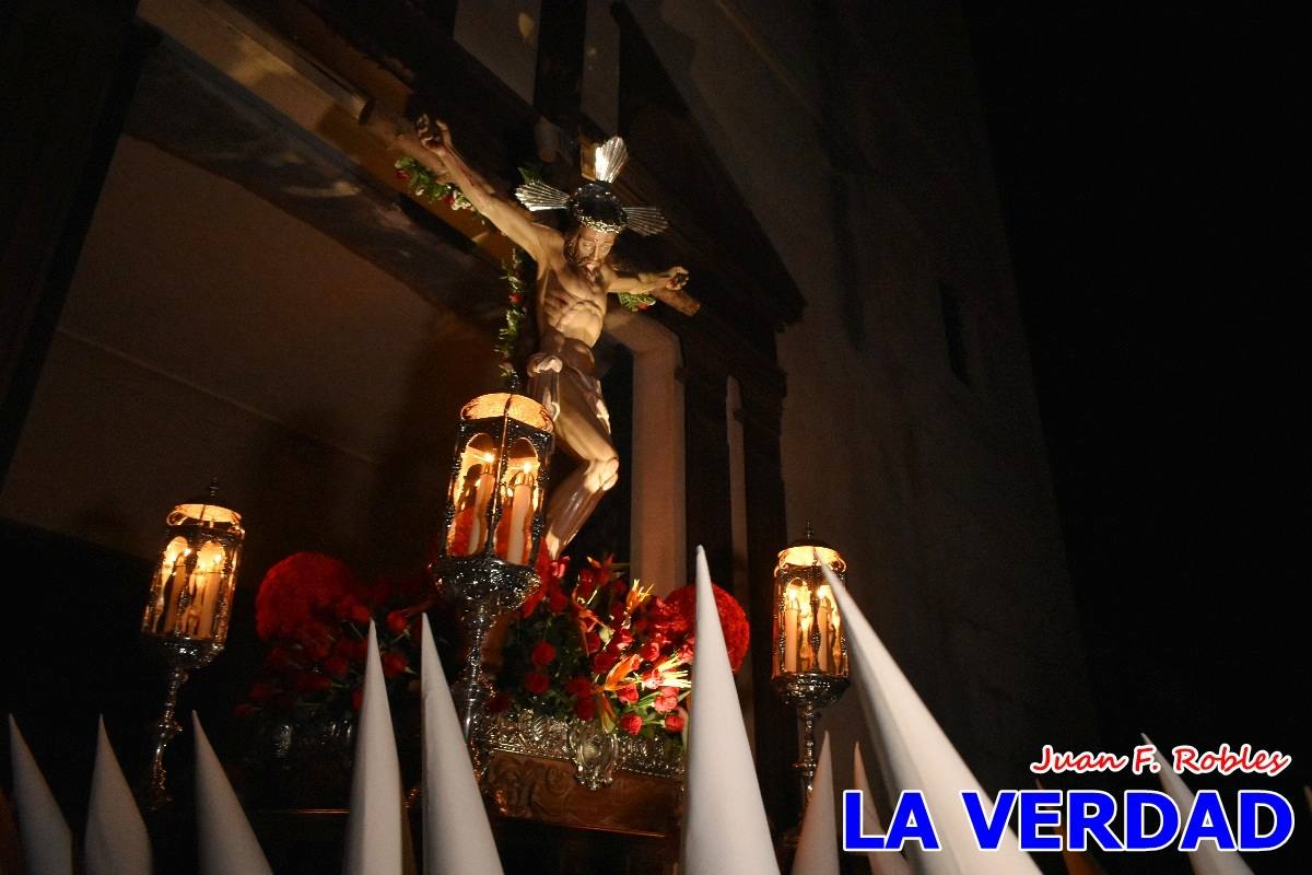 El Cristo de los Voluntarios inunda de solemnidad la medianoche