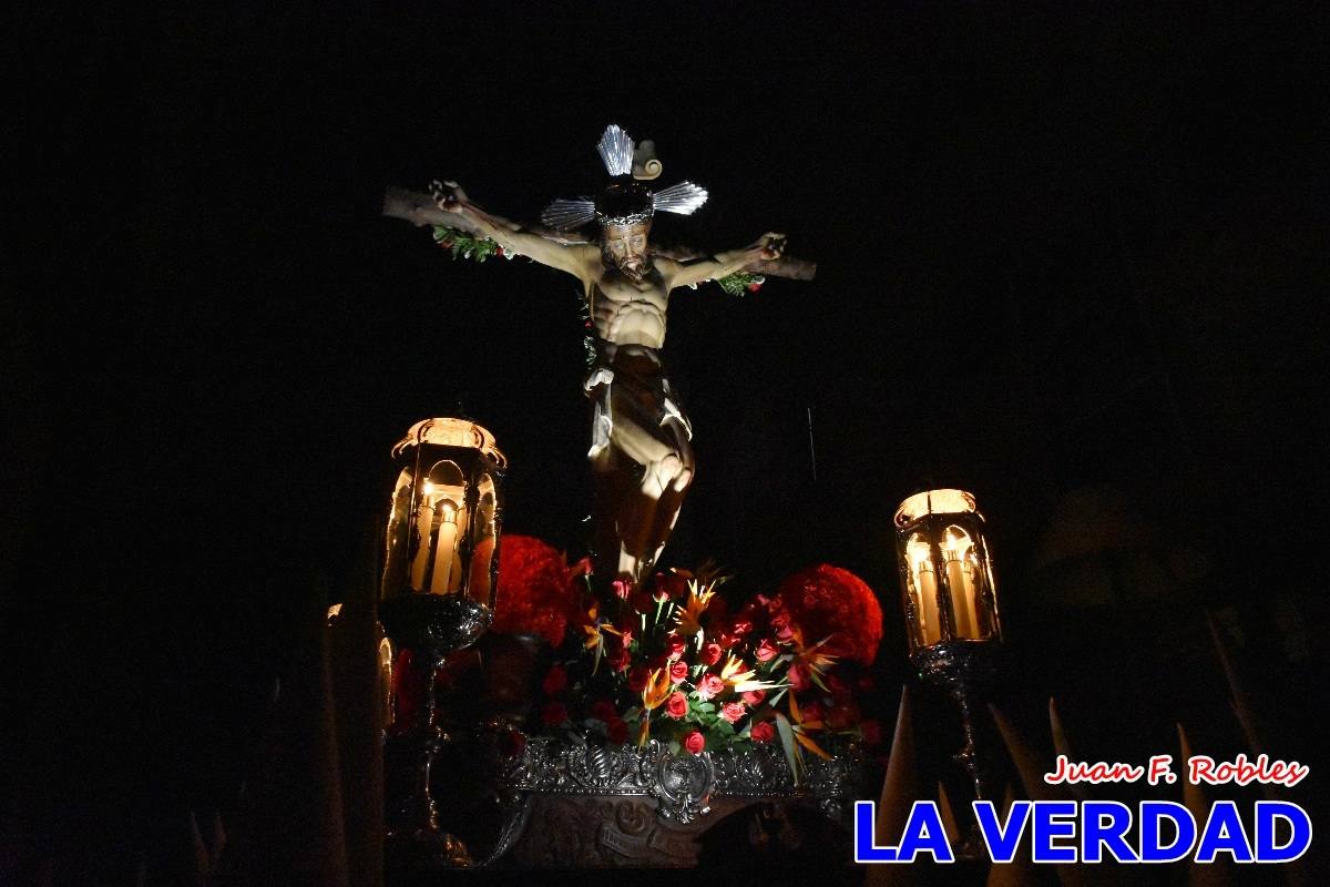 El Cristo de los Voluntarios inunda de solemnidad la medianoche