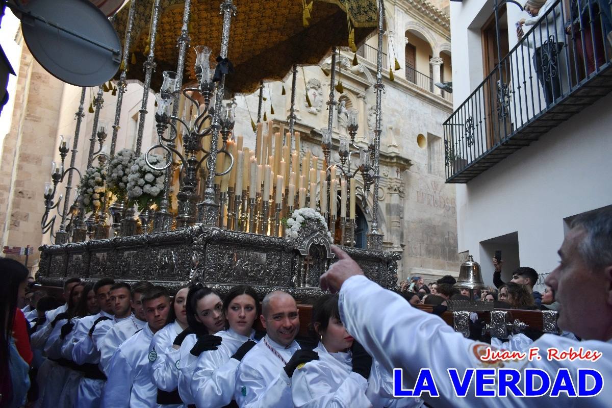 La Virgen Blanca reinó en la tarde del Jueves Santo
