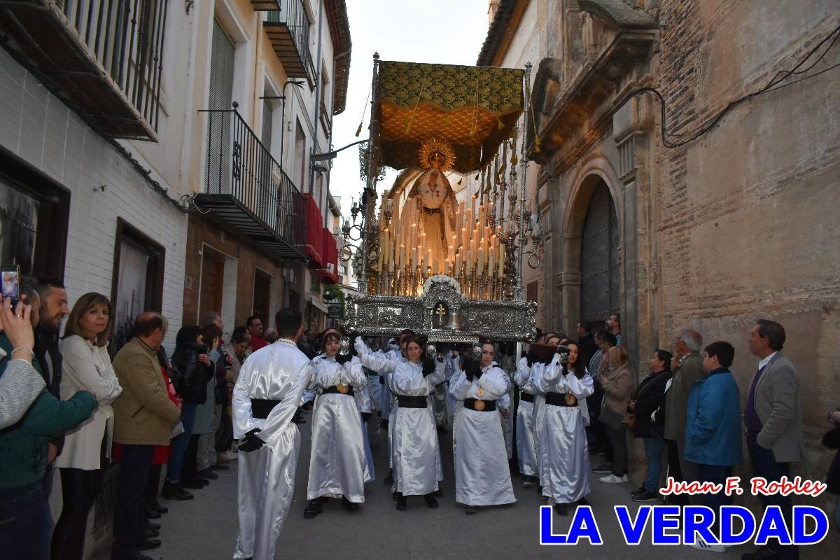 La Virgen Blanca reinó en la tarde del Jueves Santo