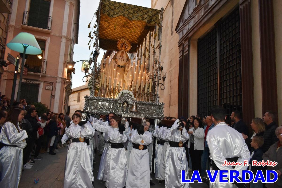 La Virgen Blanca reinó en la tarde del Jueves Santo