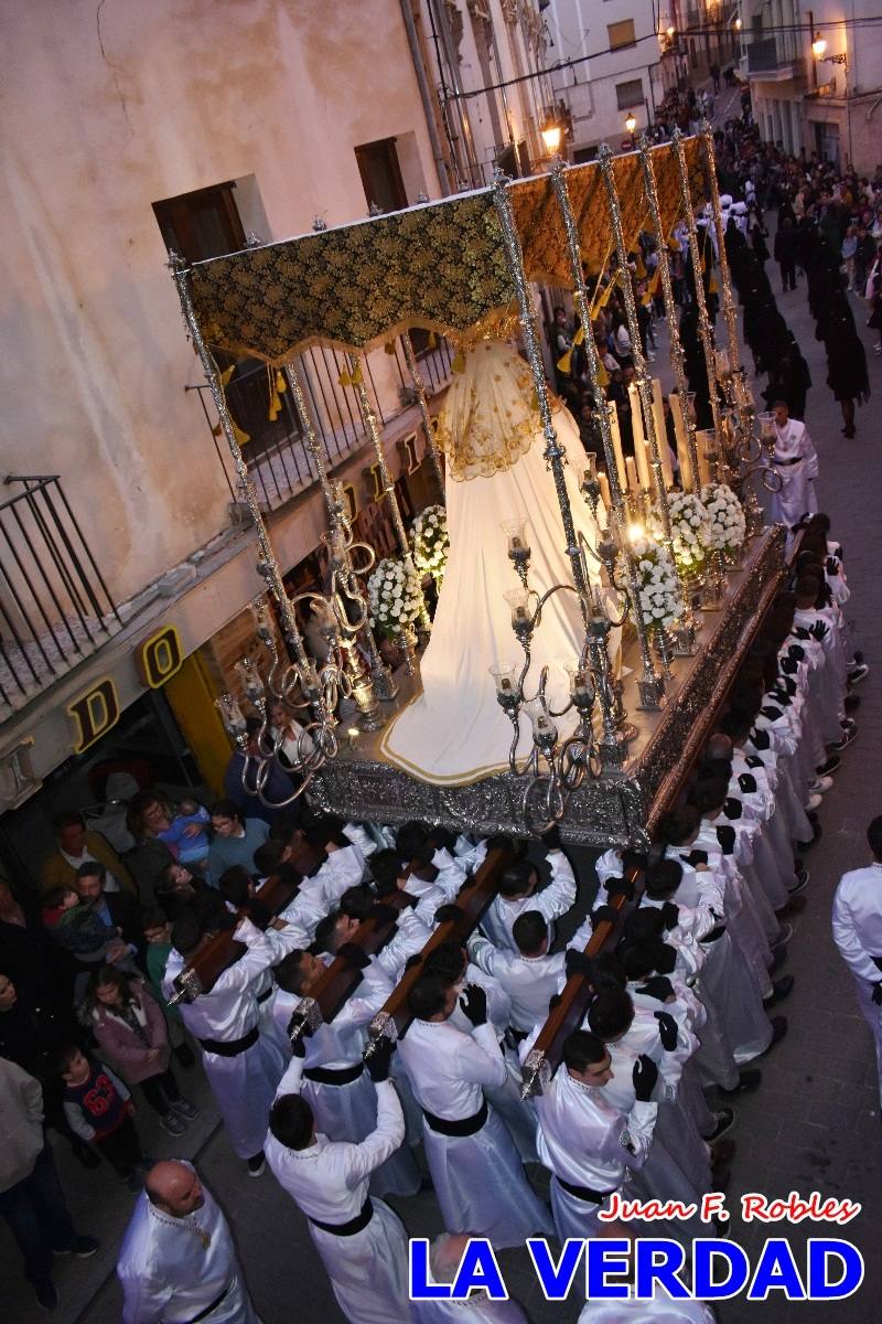 La Virgen Blanca reinó en la tarde del Jueves Santo