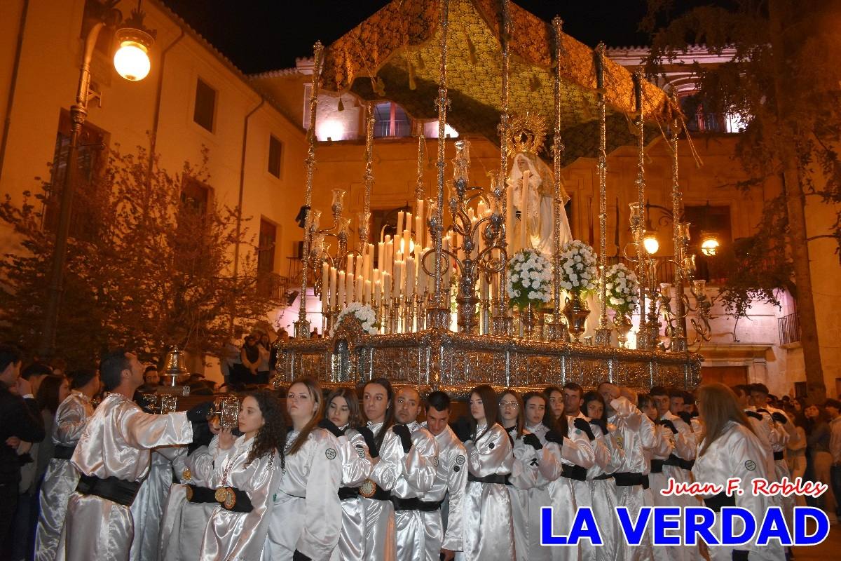 La Virgen Blanca reinó en la tarde del Jueves Santo