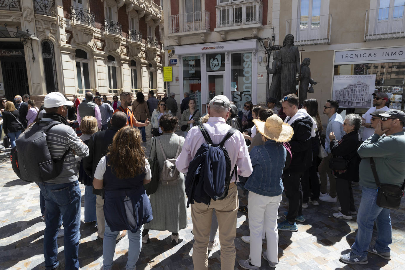 Jueves Santo de encuentros y mucho turismo en Cartagena