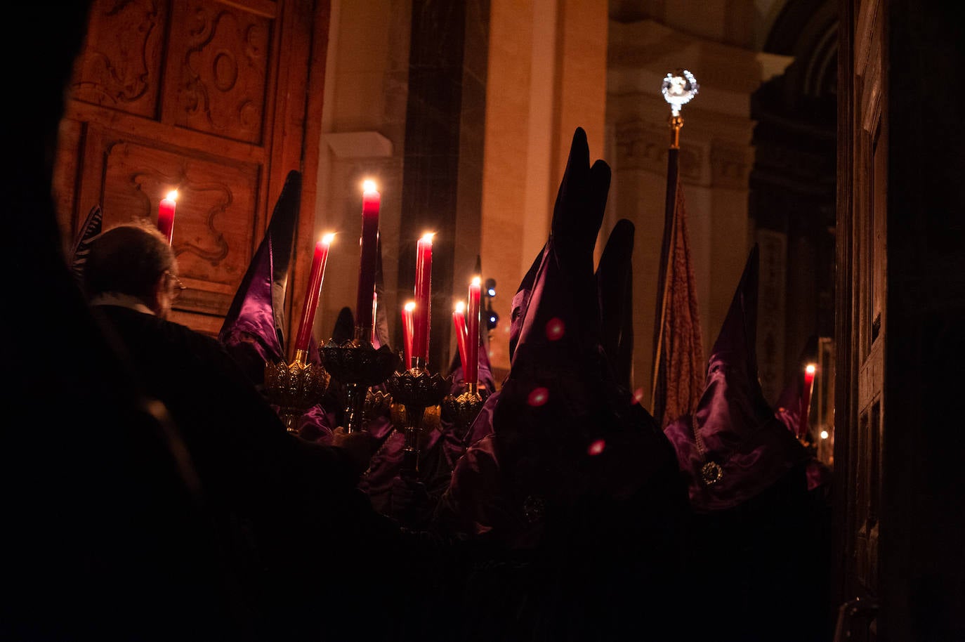 Las imágenes de la procesión del Silencio el Jueves Santo en Murcia