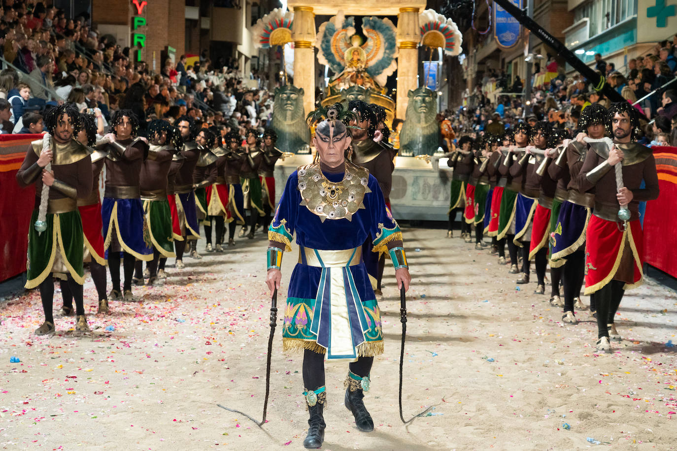 Imágenes del Paso Blanco de Lorca en el Viernes Santo