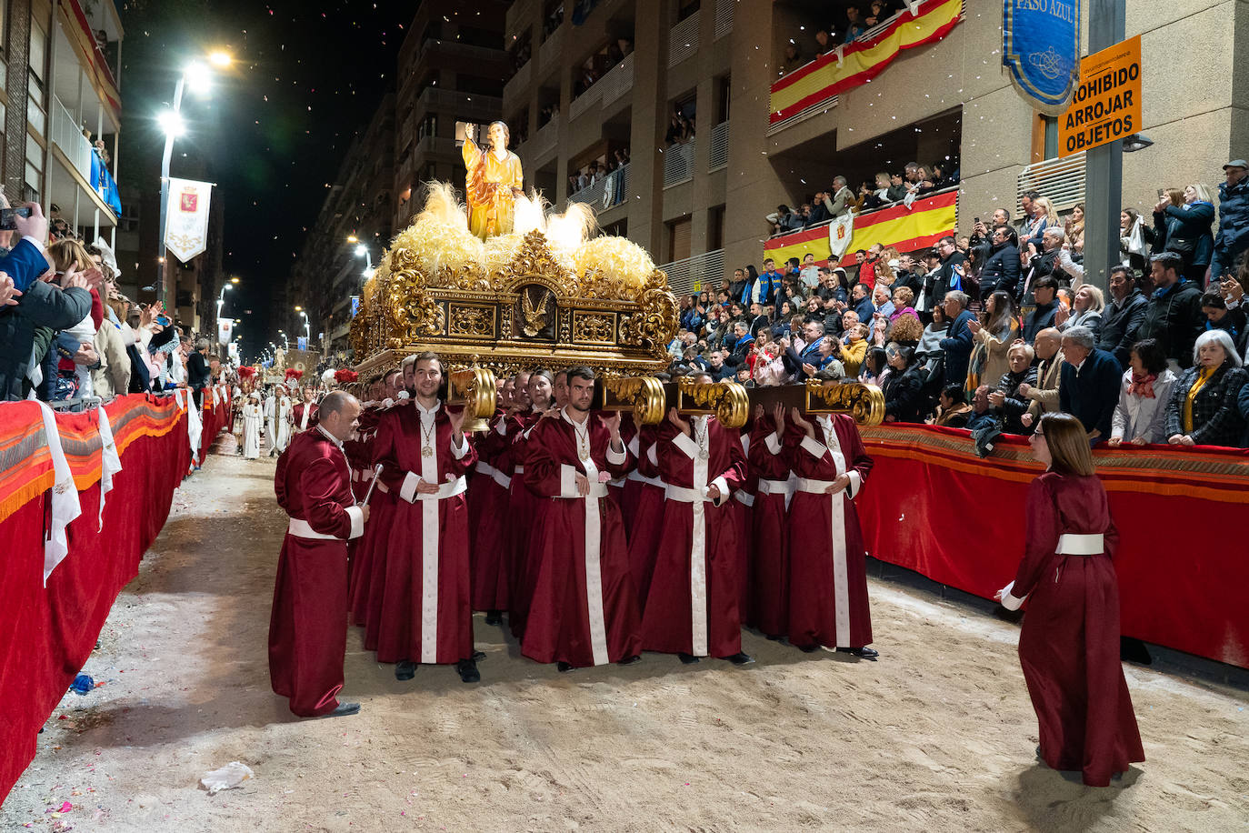 Imágenes del Paso Blanco de Lorca en el Viernes Santo