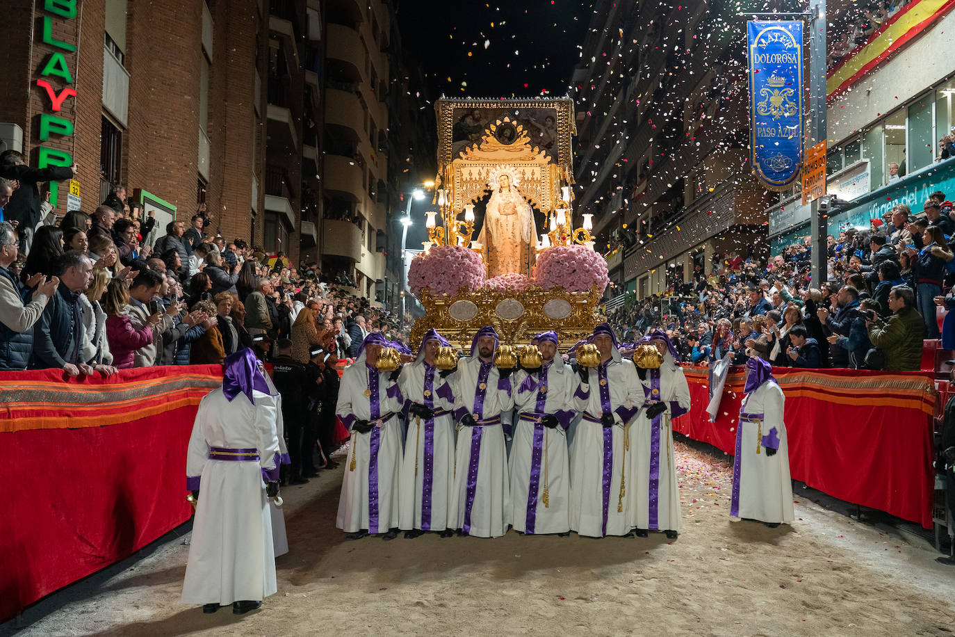 Imágenes del Paso Blanco de Lorca en el Viernes Santo