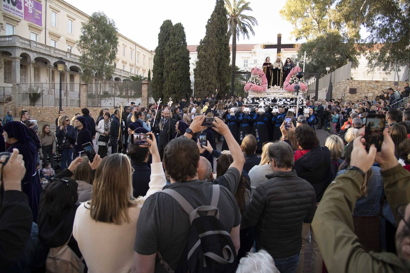 La procesión de la Vera Cruz de Cartagena, en imágenes