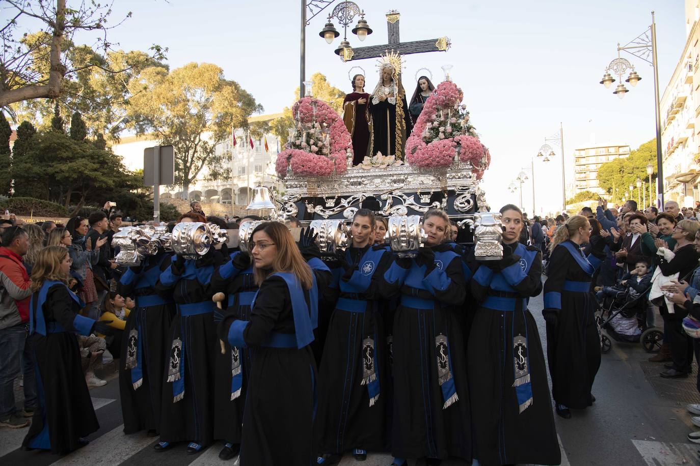 La procesión de la Vera Cruz de Cartagena, en imágenes