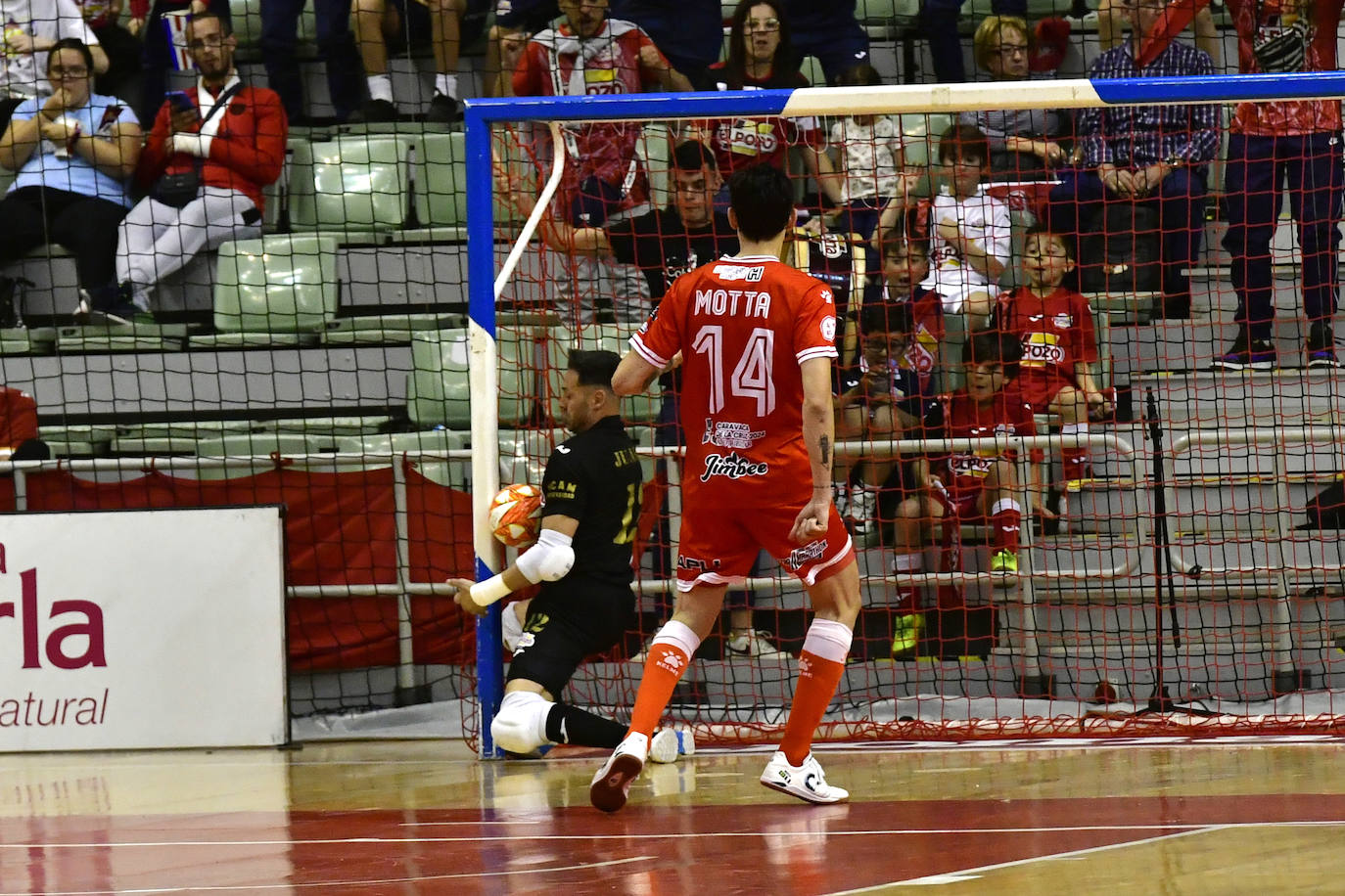 El derbi regional entre ElPozo y Jimbee, en imágenes