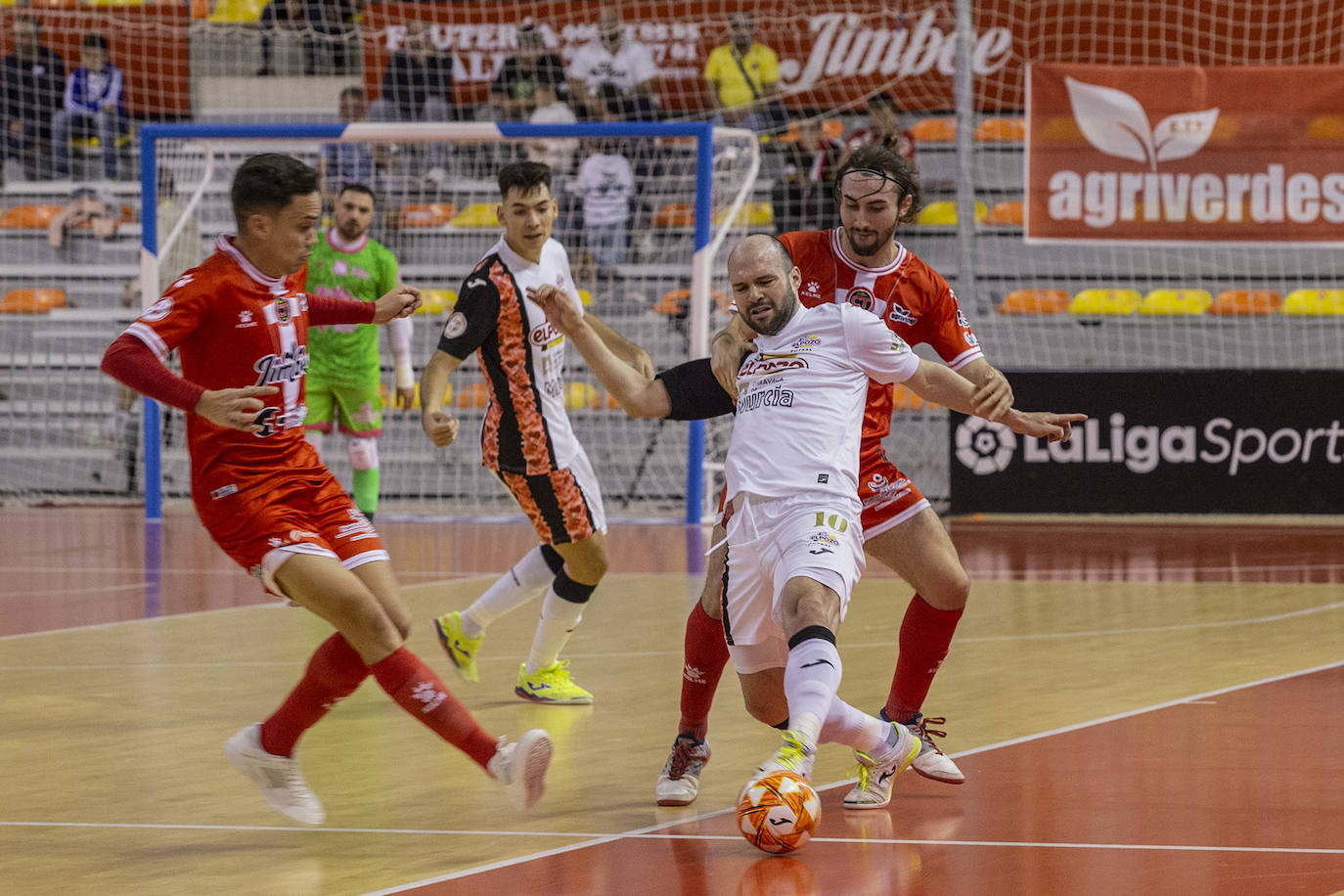 El derbi regional entre ElPozo y Jimbee, en imágenes