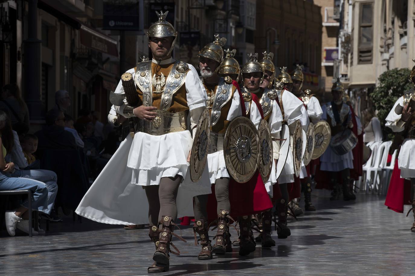La procesión del Resucitado de Cartagena, en imágenes