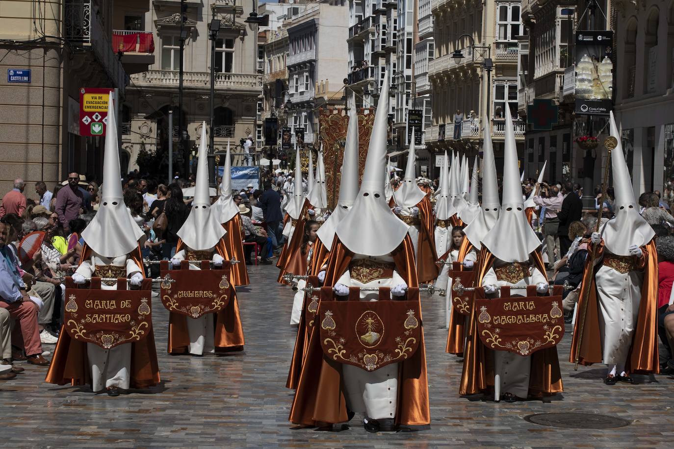 La procesión del Resucitado de Cartagena, en imágenes