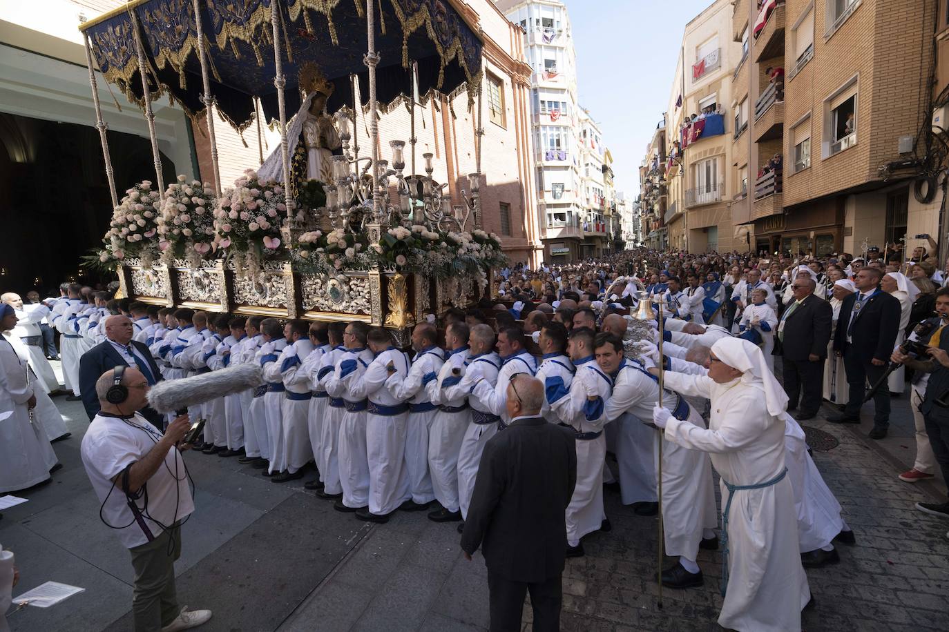 La procesión del Resucitado de Cartagena, en imágenes