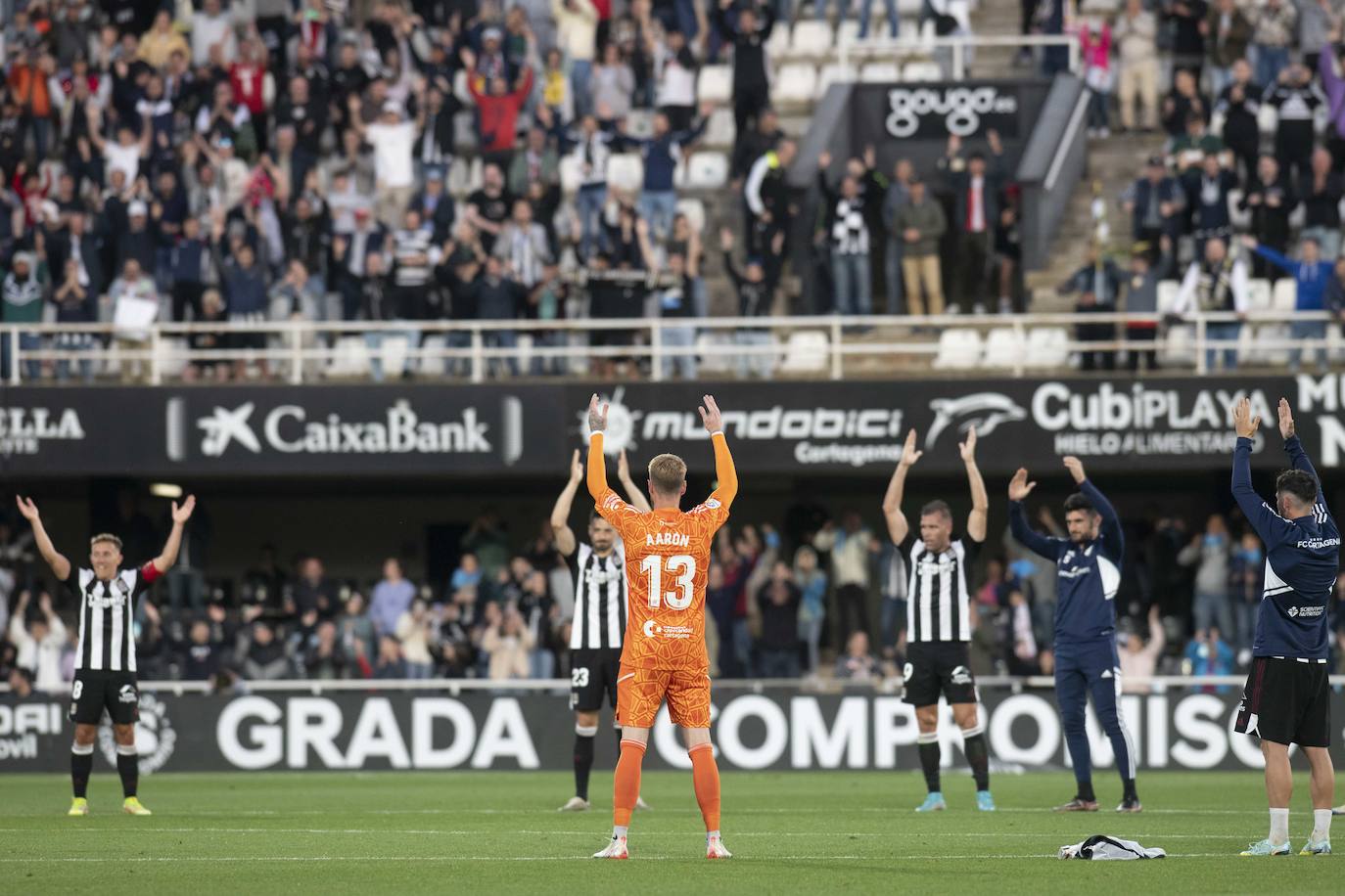 La victoria del Cartagena frente al Mirandés, en imágenes