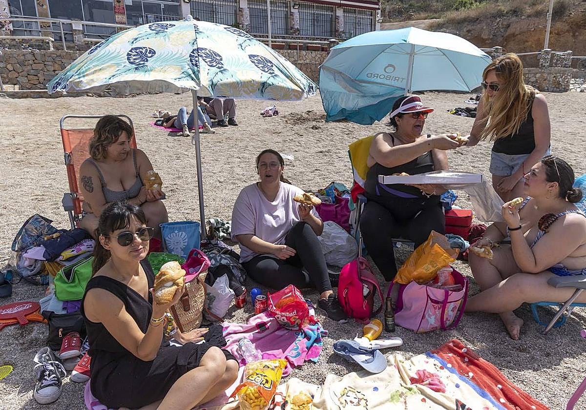 Lunes de playa y de monas