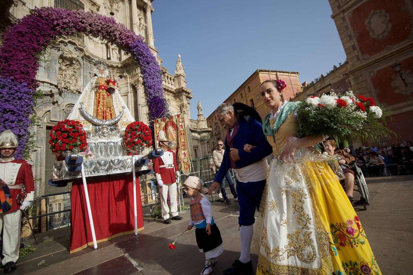 Las imágenes de la ofrenda floral a la Virgen de la Fuensanta